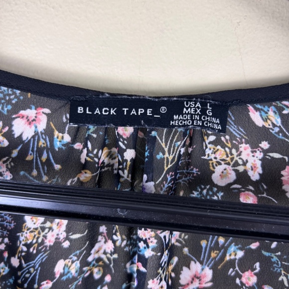 Black Tape women’s lightweight floral blouse size large - Picture 3 of 9